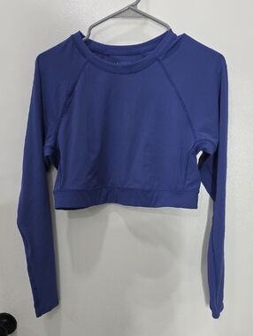 Athleta Long Sleeve Crop Top in Royal Blue